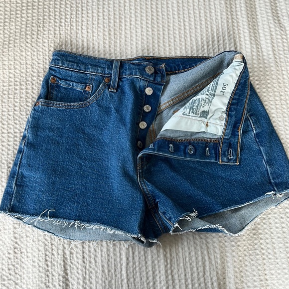 Levi's Pants - Levi’s shorts size 28